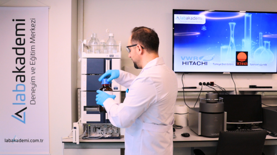 HPLC Eğitiminde Kariyerinize Yön Verin: Neden Yüz Yüze ve Uygulamalı Eğitim Şart?