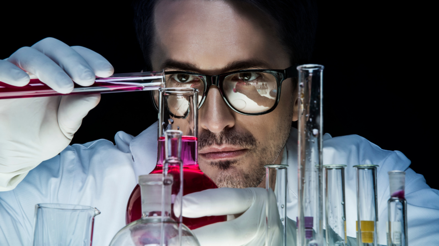 Türkiye’nin Merkez Bilimi: Kimyager Olmak, Sektör Analizi ve Kariyer Fırsatları